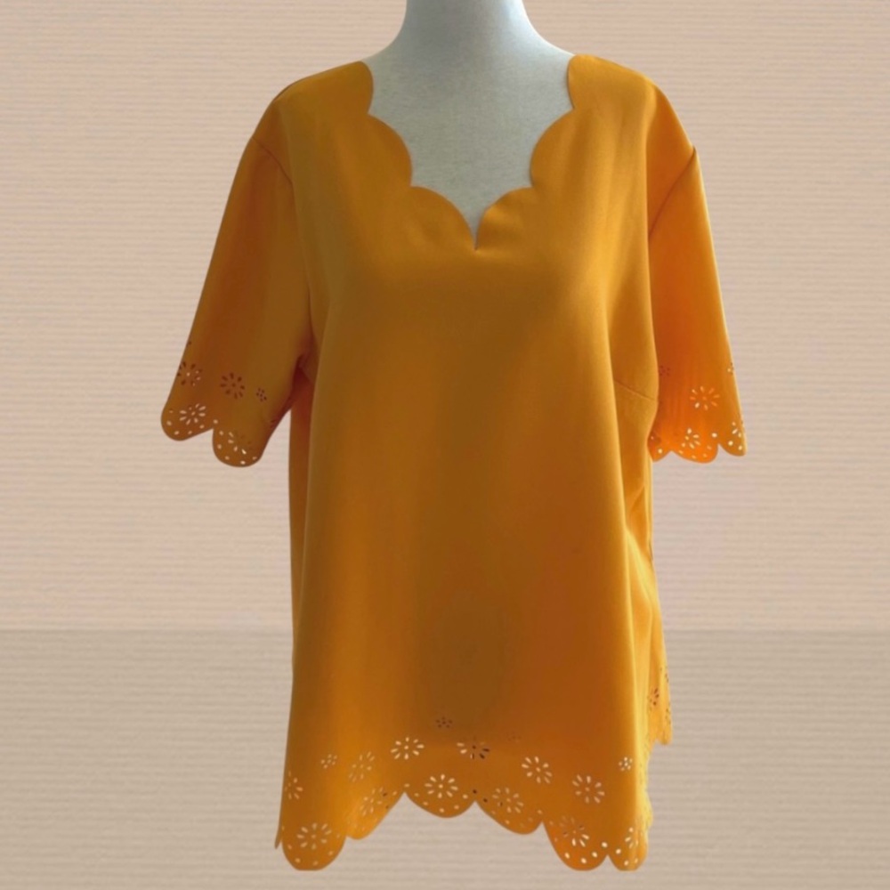 Shein Women's Scalloped Blouse Size 1X~ Yellow
